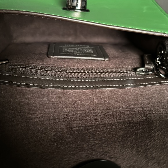 Coach Green Leather Turnlock Crossbody Chain Gunmetal Purse Handbag Feather Star - Picture 9 of 10